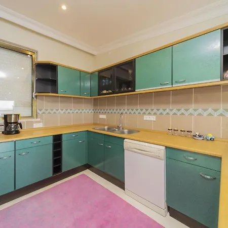 Flat With Terrace Next To Konyaalti Apartment *