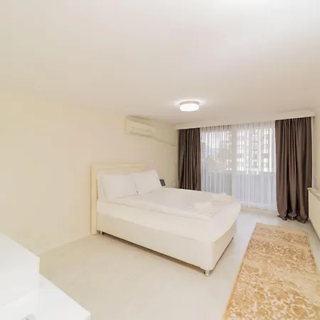 Apartment Flat With Terrace Next To Konyaalti Antalya