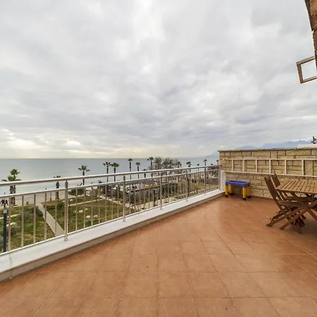 Apartment Flat With Terrace Next To Konyaalti Antalya