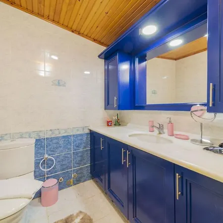 Flat With Terrace Next To Konyaalti Apartment *